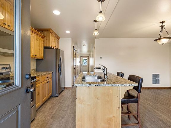 4th image of 3351 Fen Way Unit B