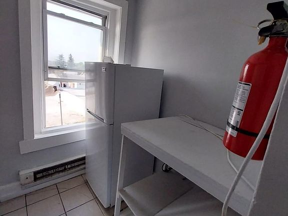 5th image of 129 E Roosevelt Blvd APT 8