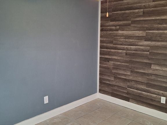 2nd image of 2528 SW Lois Ave #2530