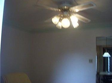 3rd image of 905 Saint Clair Ave