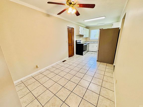 3rd image of 3009 Roanoke Cir