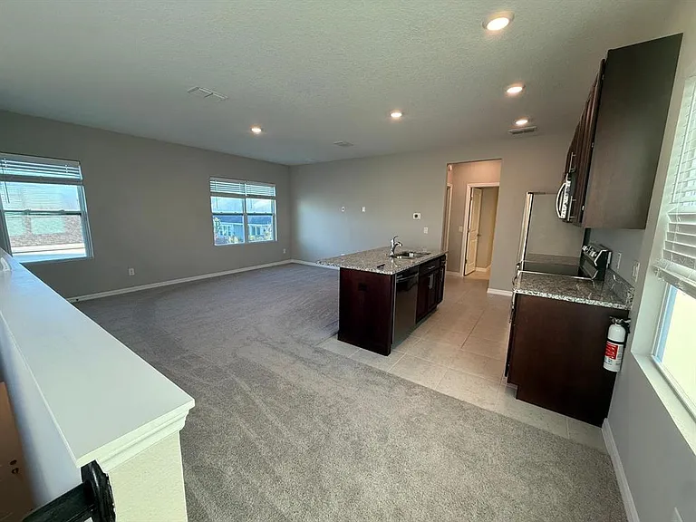 3124 Voyager Ave — Photo 10