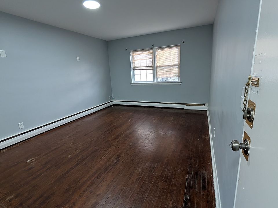 2nd image of 657 Nye Ave #1A