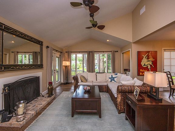 Family room w/ fireplace
