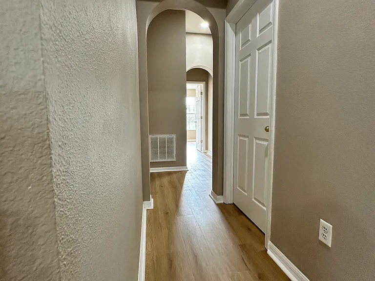 2011 Strathmill Dr #2011 — Photo 26