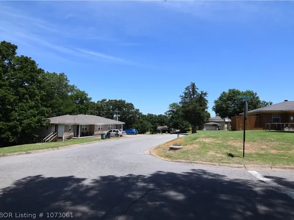 1601/1603 N Hills Dr, Van Buren, AR 72956
