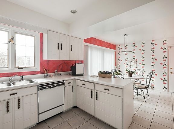 4th image of 1493 Avignon Ct