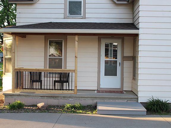 2nd image of 621 Delaware Ave SW