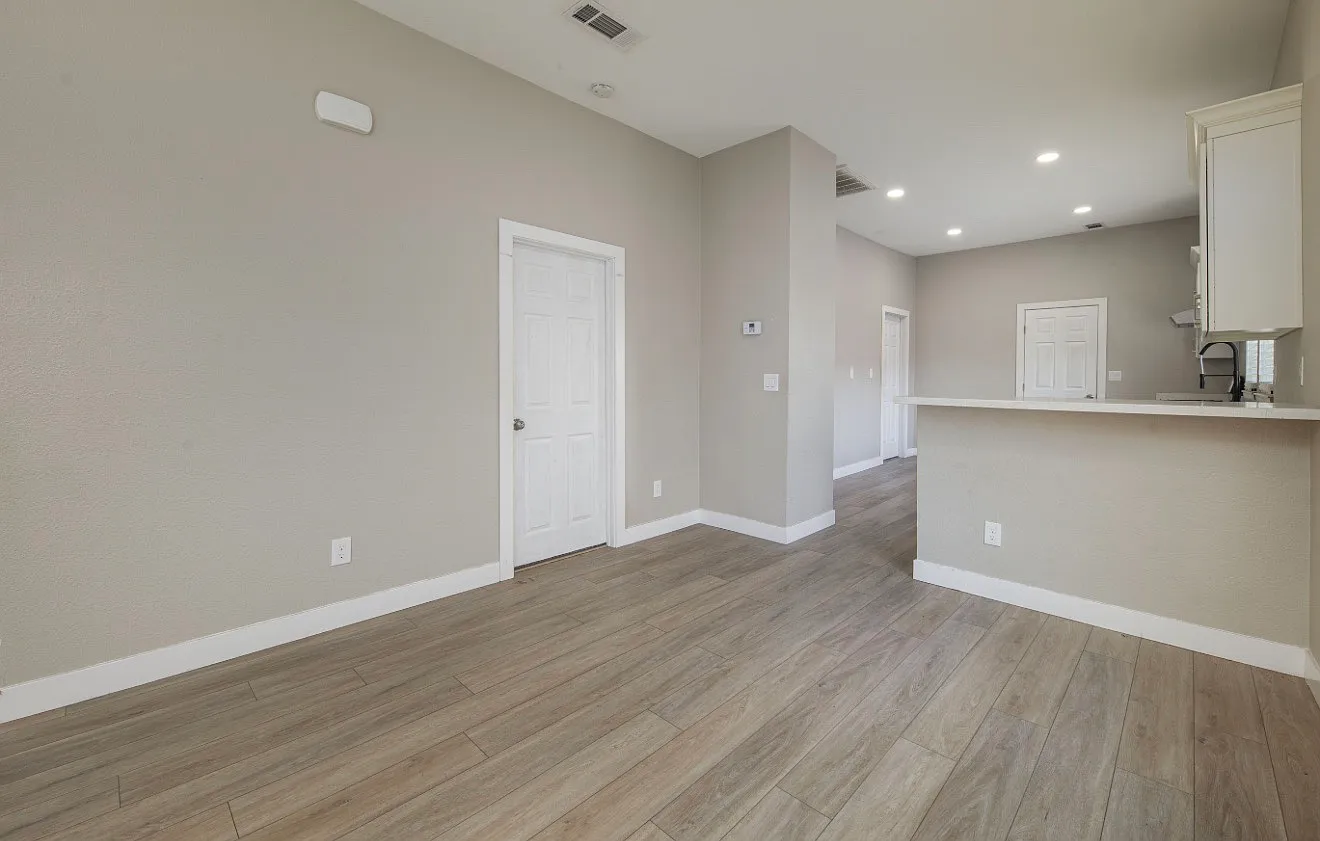 139 Lupton St — Photo 4
