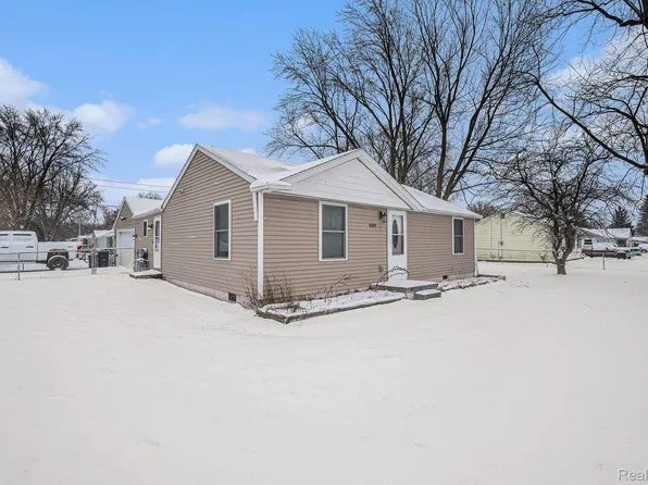 G4203 Van Slyke Rd, Flint, MI 48507