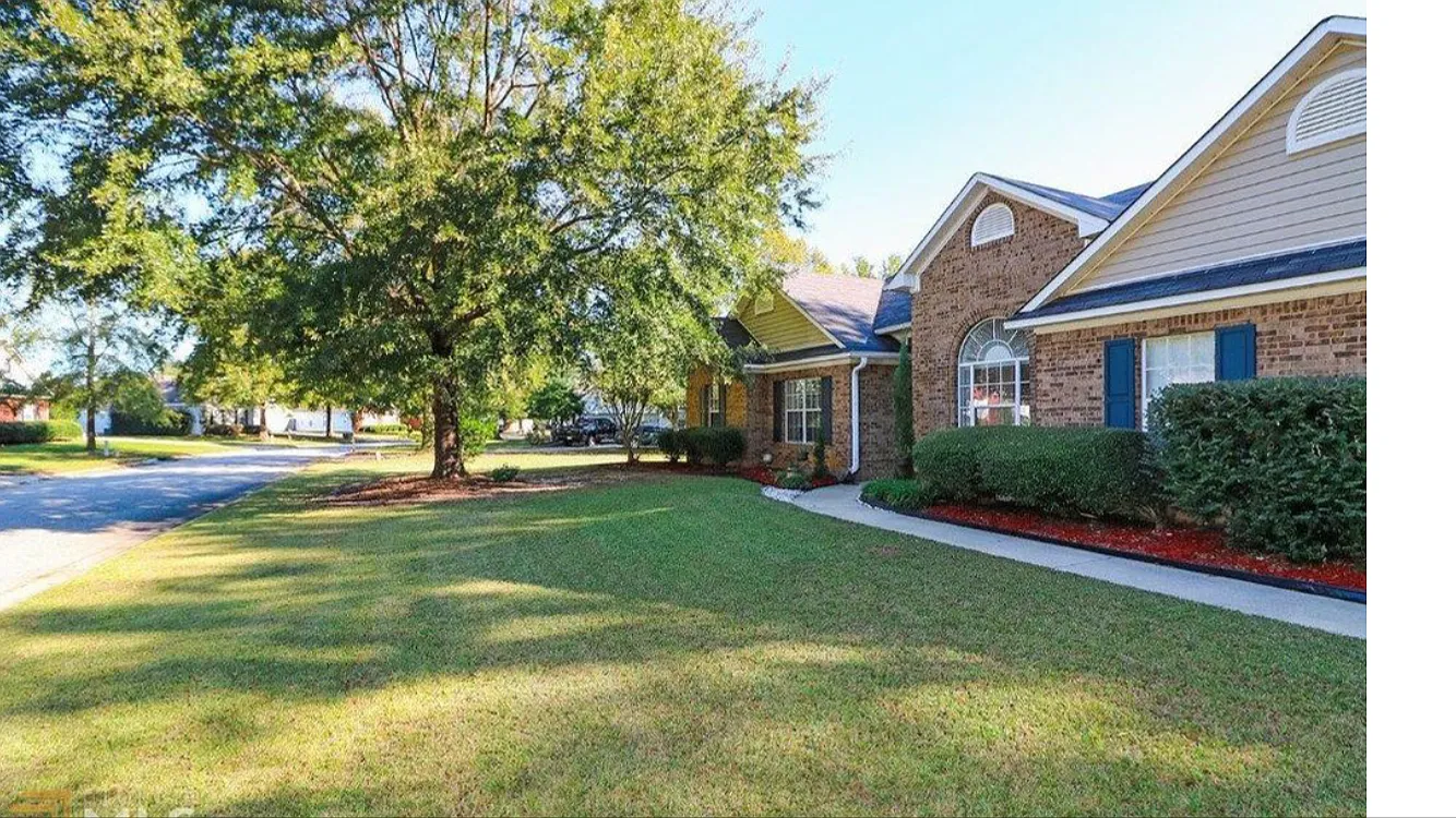 3 bed, 1500 sqft, $1,900 — Photo 2