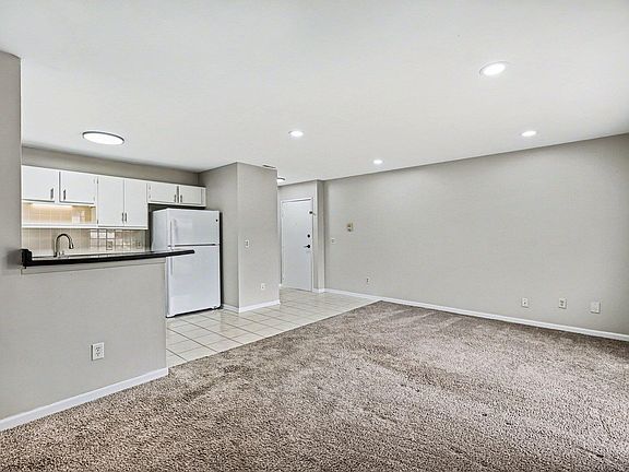 3rd image of 15142 Seagull Dr #17