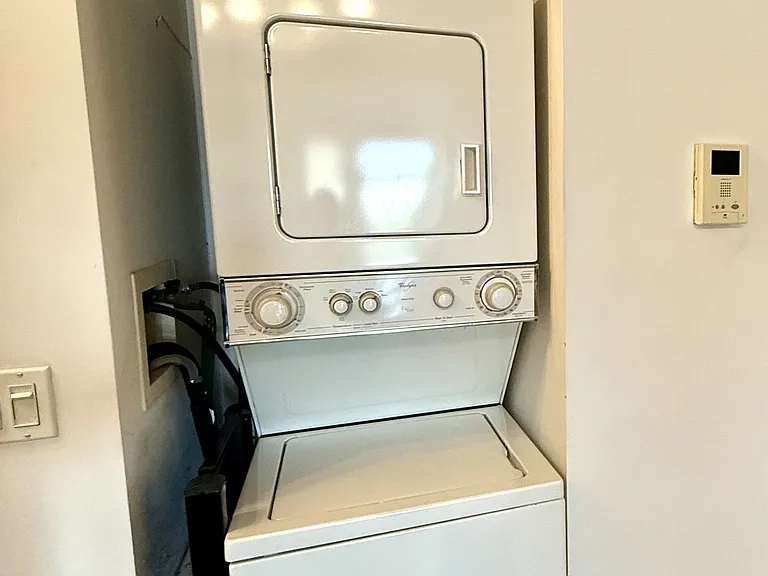 302 2nd St #5G — Photo 9