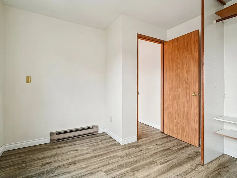 Adams Court Apartments — Photo 60