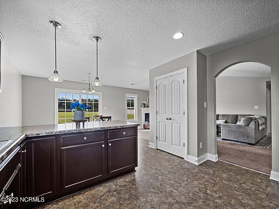 5th image of 117 Village Creek Dr