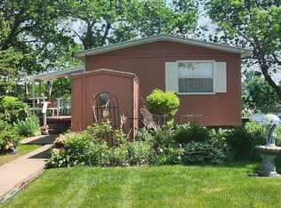 274 N Shore Dr, Windom, MN 56101