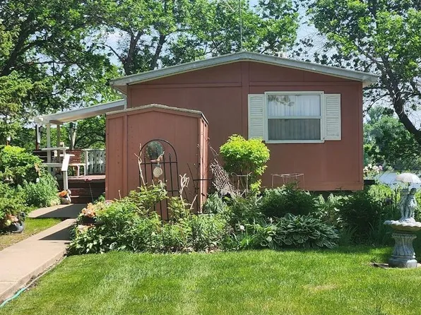 274 N Shore Dr, Windom, MN 56101