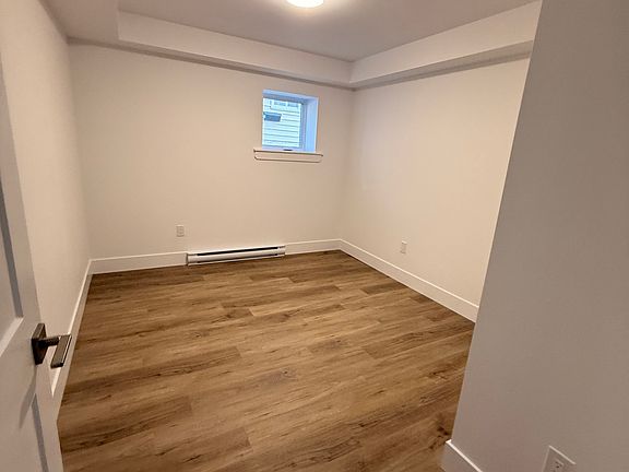 3rd image of 292 Renfrew St