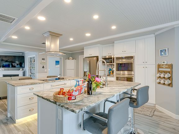 3rd image of 6908 Antigua Pl