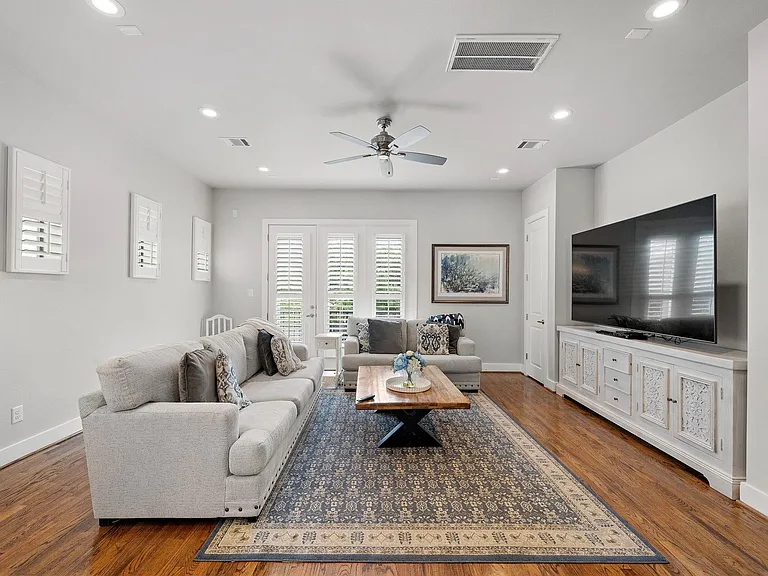 2509 Garrow St #B — Photo 6