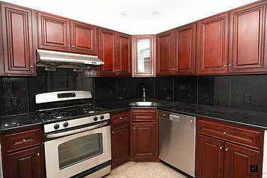 Rented by R New York