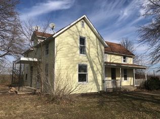 9420 Livesay St, Nashville, IL 62263