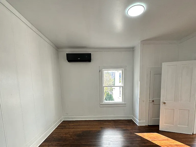 519 4th Ave — Photo 8