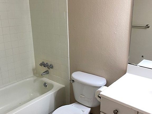 4th image of 1800 Park Ave APT 487