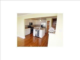 4th image of 3301 Shepard Ave NE