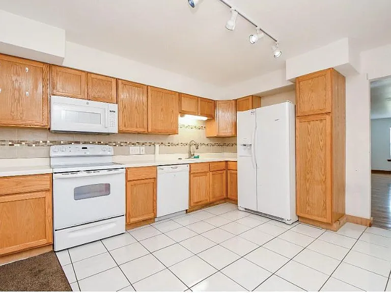 7233 Beechnut St #A — Photo 14