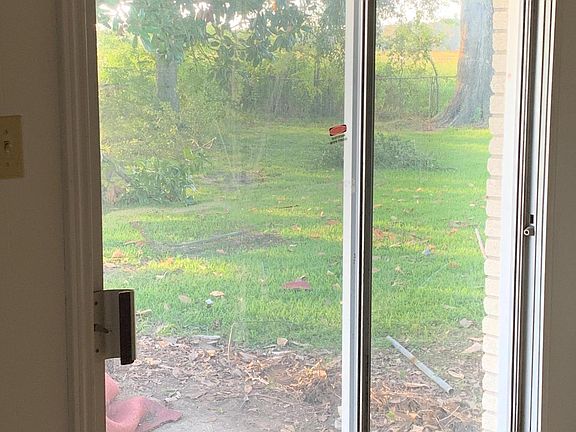 5th image of 737 W Broussard Rd