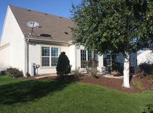 921 River Hill Dr, Waukesha, WI 53189