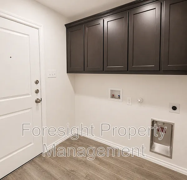 538 Concho St — Photo 9