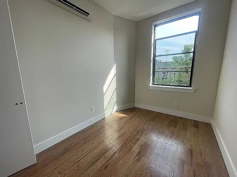 512 Onderdonk Ave #3R — Photo 5