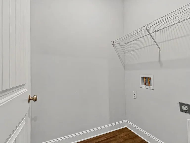 Hickory Grove Apartments — Photo 20