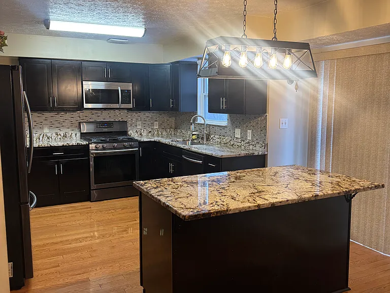 1078 Shawnee Ridge Dr — Photo 1