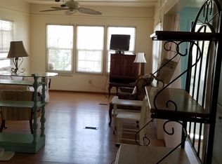 28 Flores Dr, Palmetto, FL 34221
