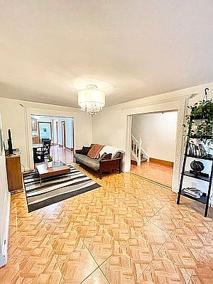 5th image of 643 Macon St #1