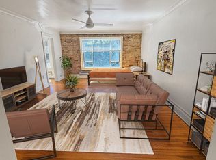 Carlton, Seattle, WA 98109