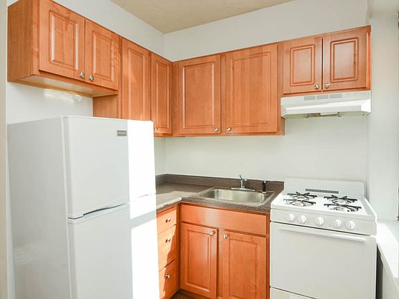 3rd image of 1742 N Humboldt Blvd Unit 214