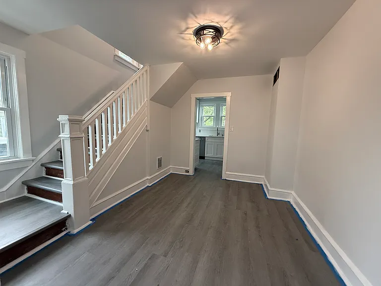 173 Kings Hwy — Photo 3