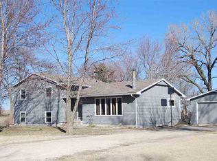 2318 NW 72nd St, Newton, KS 67114