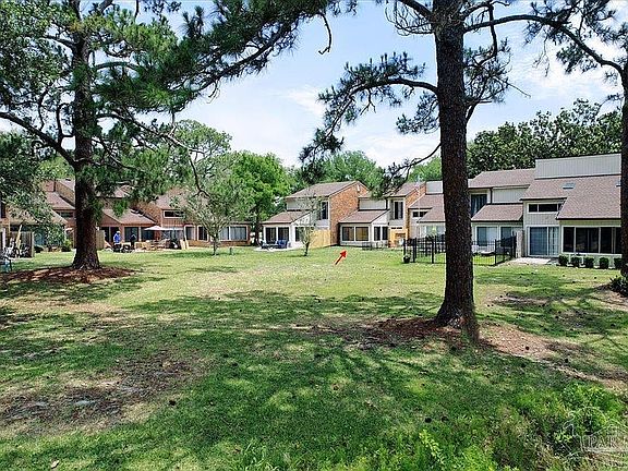 2nd image of 4831 Huron Dr