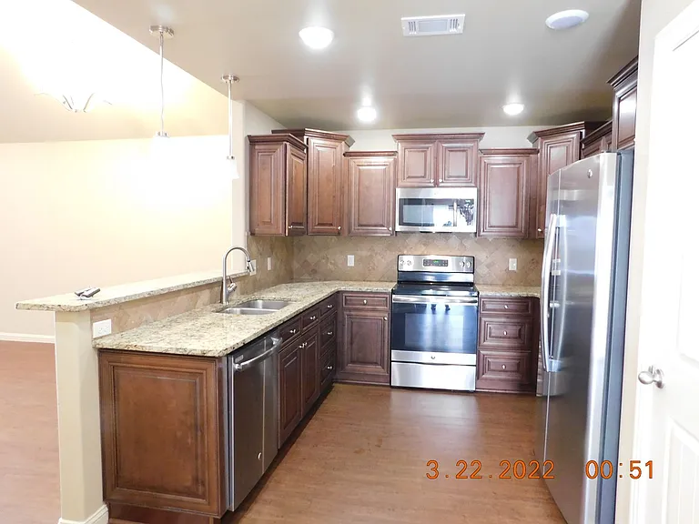 1002 Springhill Rd — Photo 7