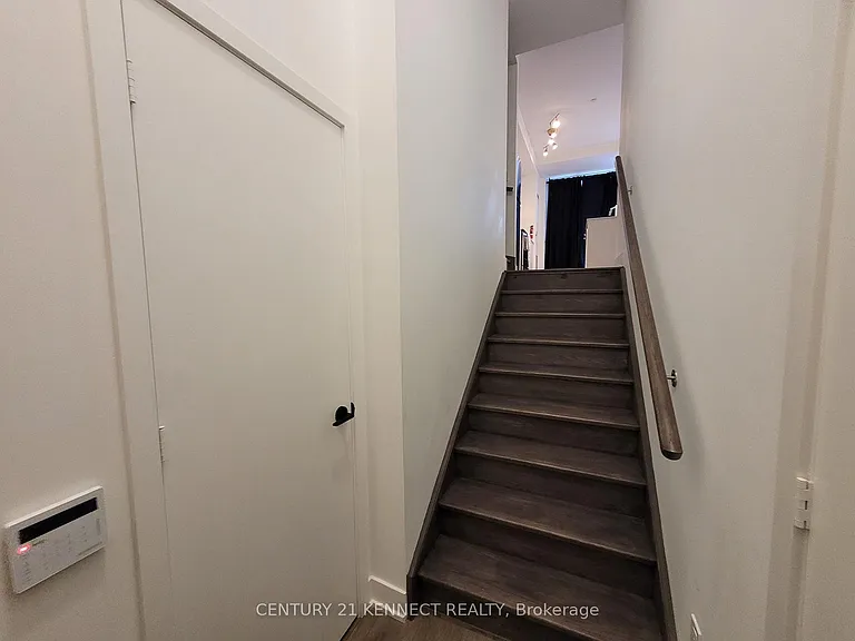 60 George Butchart Dr #Townhouse 2-2 — Photo 15