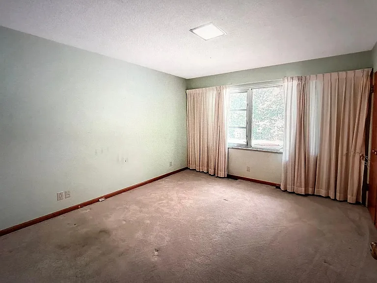 1201 Lurlyn Dr — Photo 10