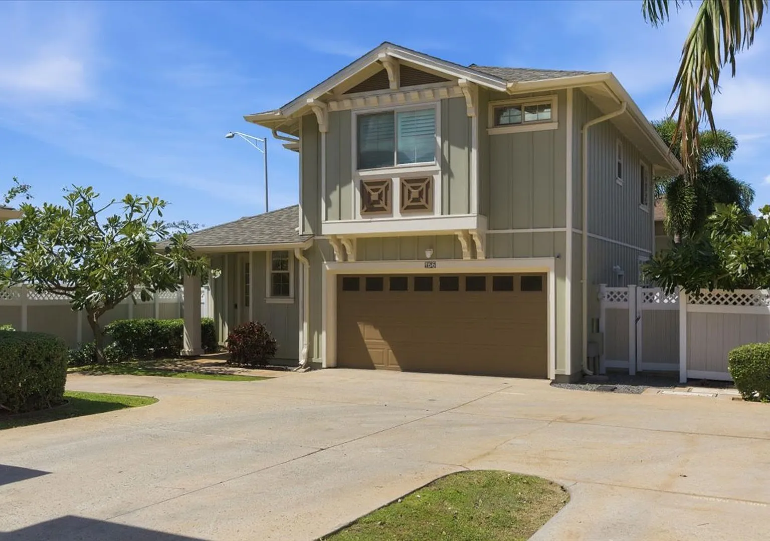 Modern Living in One of Lahaina's Most Desirable Communities — Photo 3