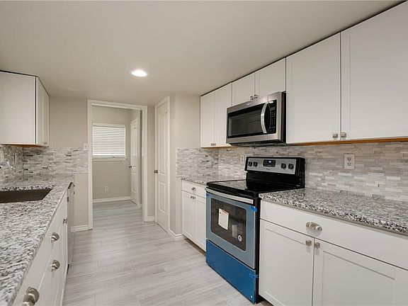 2nd image of 5012 Stanley Dr