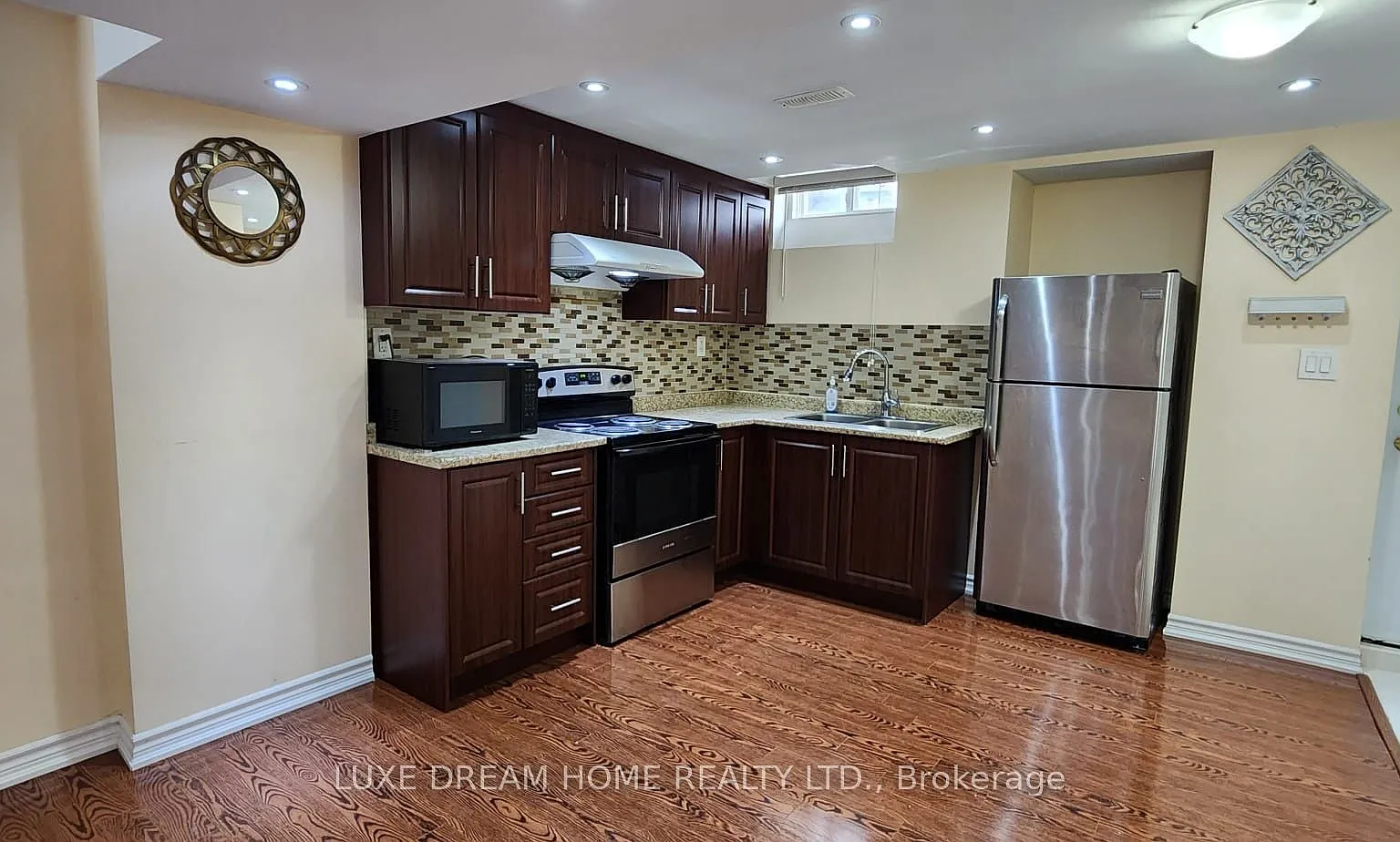 3 bed, $1,950 — Photo 2