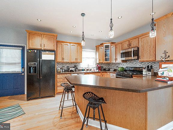 5th image of 4 Helena Ave